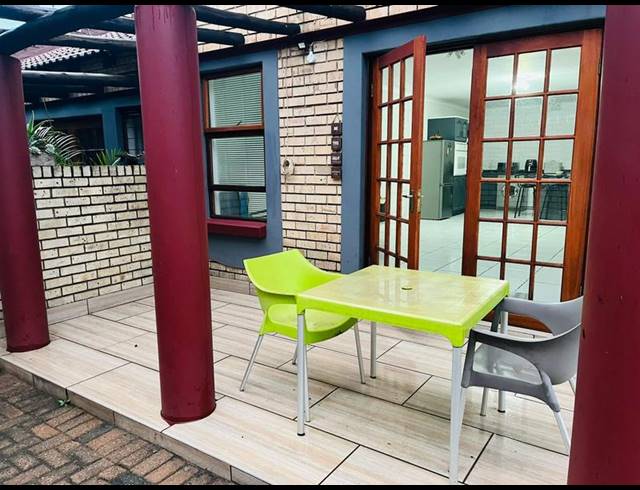 2 BEDROOM TOWNHOUSE FOR SALE IN VANDERBIJLPARK SW 5